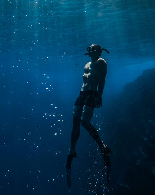 snorkelling-galapagos-islands-deep-blue