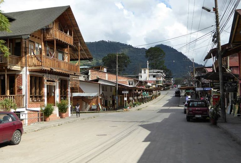 mindo-ecuador-ciudad